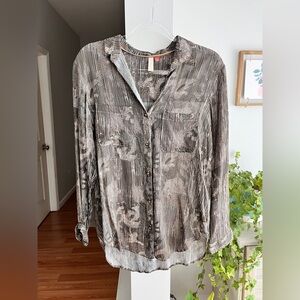 ANTHROPOLOGIE PILCRO Snakeskin Print Button Down Long Sleeve Top